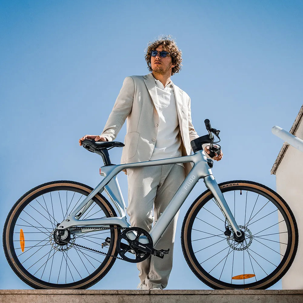 Fiido AIR| Bicicletta elettrica Urbana | Ultraleggero in Fibra di Carbonio | Motore 250W 35Nm |  DMEGC 208,8 Wh | Sensore di coppia | Freni idraulici | Autonomia 60 Km| GARANZIA ITALIANA