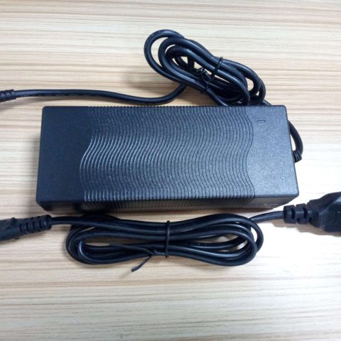 Carica Batteria per monopattino elettrico KUGOO KIRIN V1 e KUGOO mod. G Booster