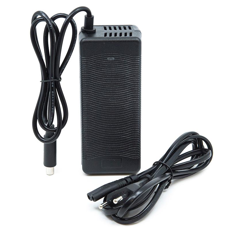 Carica batteria 54.6V 3A (connettore 8.0mm) per bicicletta elettrica ENGWE EP-2 Pro/EP-2 Pro EU/EP-2 BOOST/Engine Pro/Engine X e per monopattino elettrico KuKirin G2 MAX – Compatibile con altri modelli